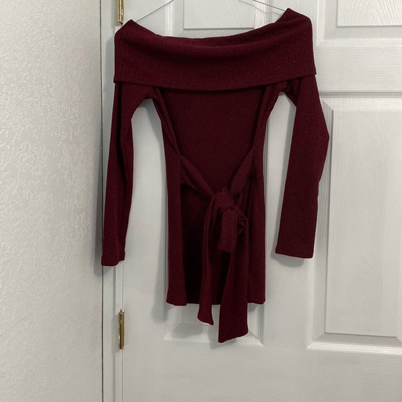 NWT FASHION NOVA OFF SHOULD TOP LONG SLEEVE TIE FRONT SIZE L BURGUNDY - Picture 1 of 8